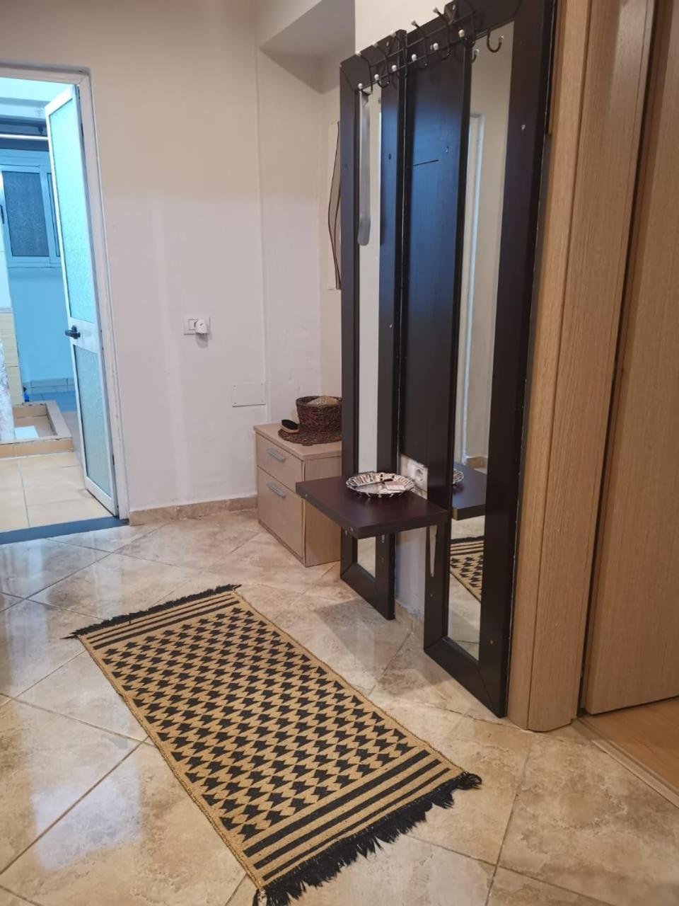 Downtown Authentic Apartment Tirana Myslym Shyri מראה חיצוני תמונה